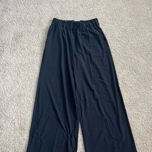All in Motion Black Elastic Waist Pants
